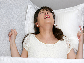 ワイセツ産婦人科　不妊治療に訪れた人妻を治療と称してやりたい放題弄ぶ個人診療所の変態医師　サンプル画像09